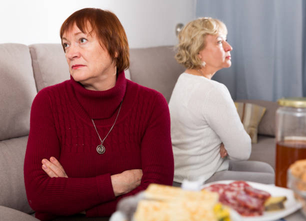 istock Old women in the hall quarrel 1461473253