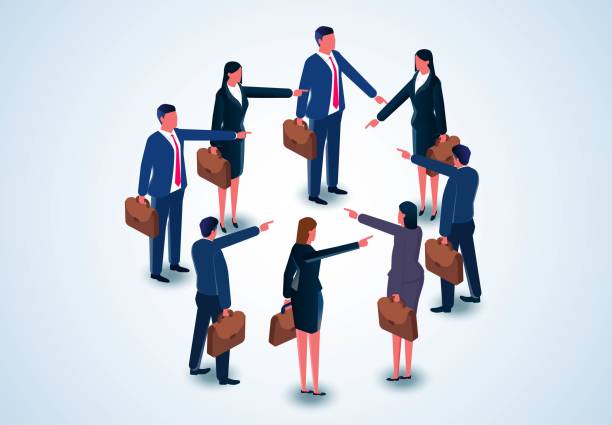 illustrazioni stock, clip art, cartoni animati e icone di tendenza di colpa reciproca, problemi e problemi opposti, divisione della squadra e colpa e lamentele reciproche, lamentele e critiche reciproche per i fallimenti in cumuli di lavoro, membri del team isometrici che si incolpano e si rimproverano a vicenda - biasimo