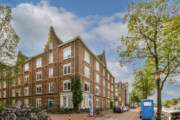 istock Exterior view of building 1461495603