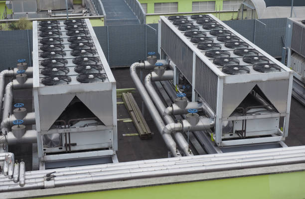 istock Heating ventilation and air conditioning device with fans on the rooftop 1461582571