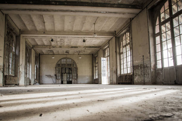 istock Interior of an old abandoned building 1461596550