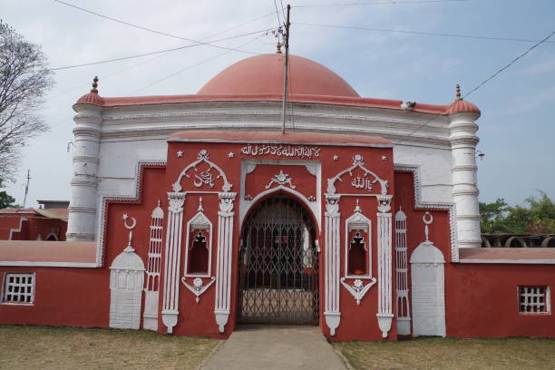 istock Hazrat Khaja Khanjahan Ali Majar in Bagerhat 1461646355