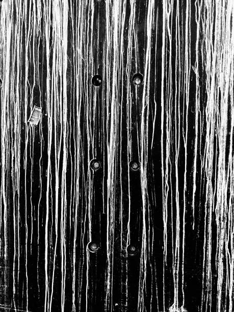 istock Streaks Of Runny Bird Poop 1461670021