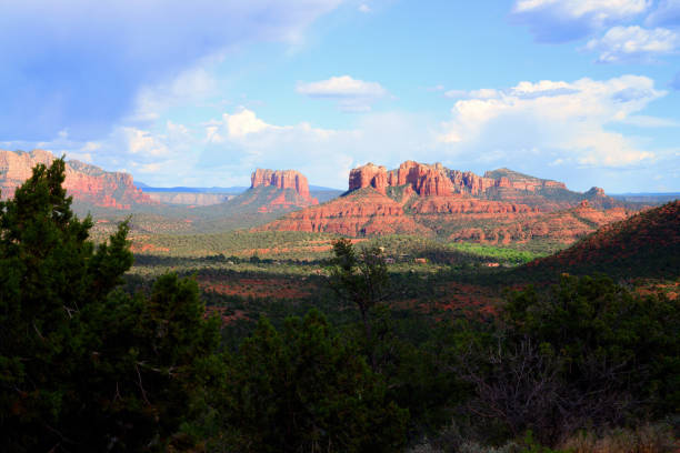 istock Sedona Red Rock Country 1461683292