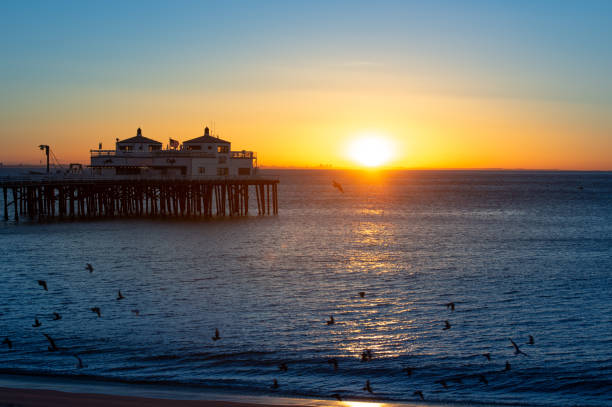 istock Ocean Pier at the Dawn of Day 1461795456