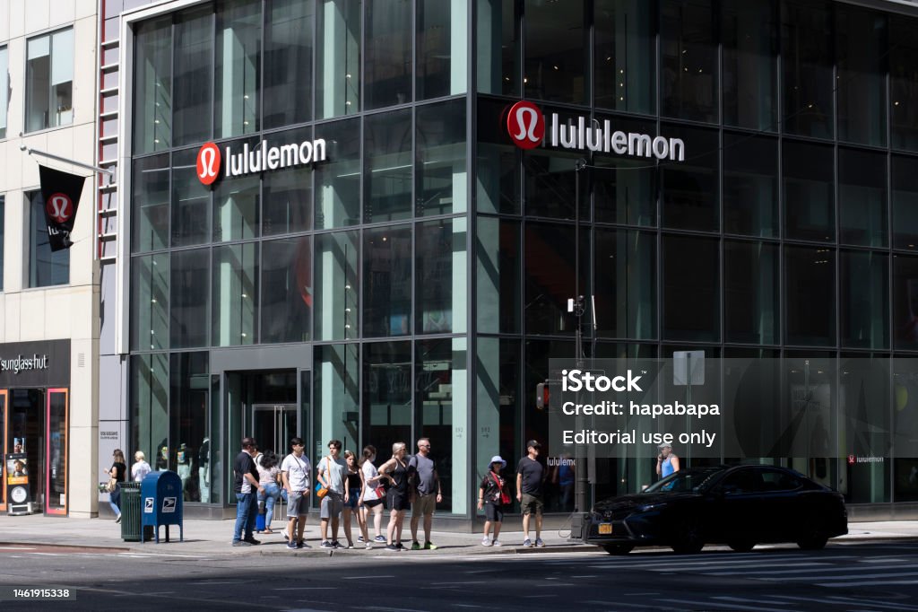 Lululemon Fifth Avenue Store Stock Photo - Download Image Now ...