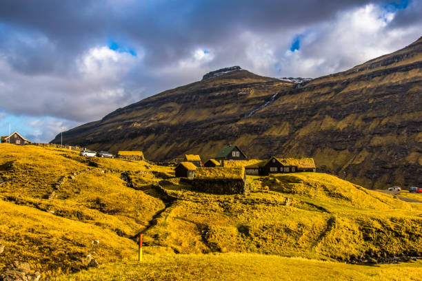 istock Beautiful landscape with mountains 1462111806