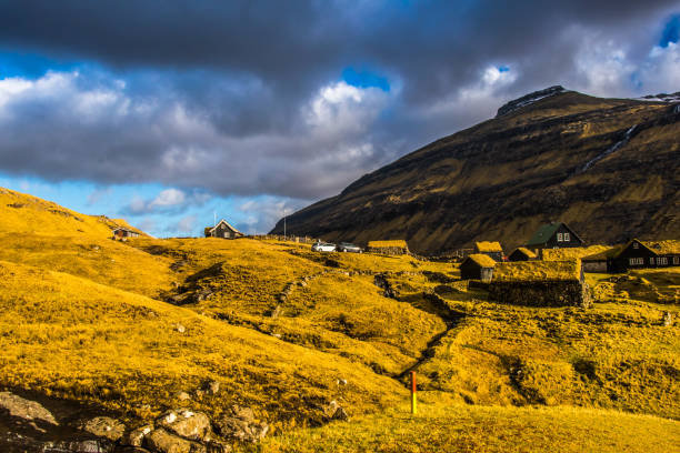 istock Beautiful landscape with mountains 1462115392