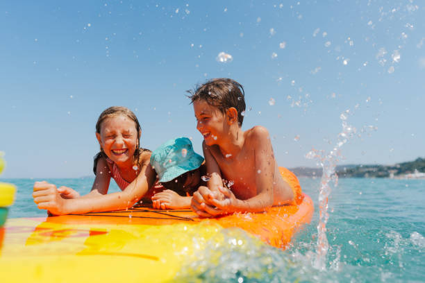 istock Stand up paddling with my siblings 1462440528