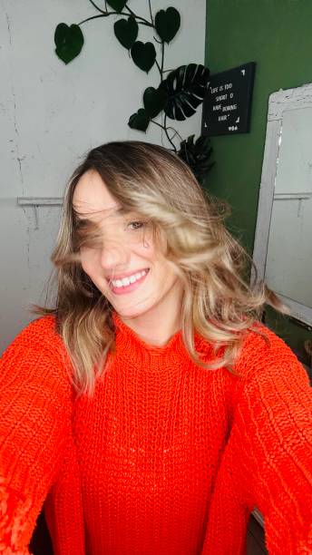 selfie d’un salon de coiffure - mobilestock photos et images de collection