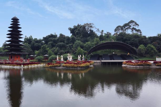 istock landscape of the lake 1462499392