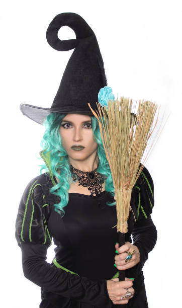 крупный план ведьмы с метлой, изолированной на белом фоне - make up brush стоковые фото и изображения
