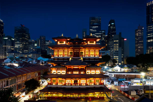 istock Illuminated Buddha Tooth Relic Temple in Singapore 1462544367