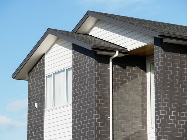 istock detached house with white window frame on gray brick wall 1462551203