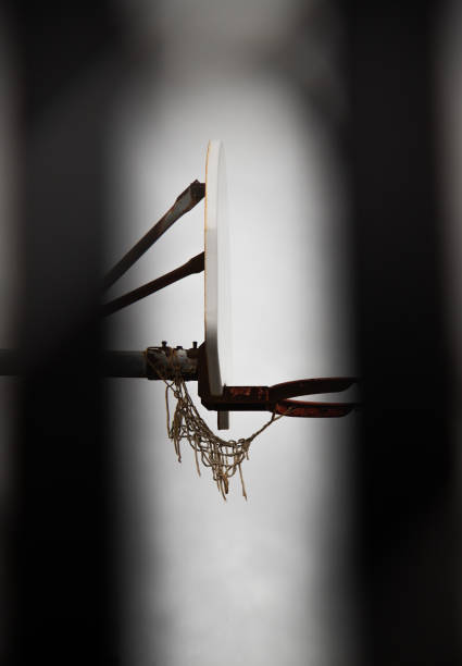 istock Side view of a basketball hoop 1462563576