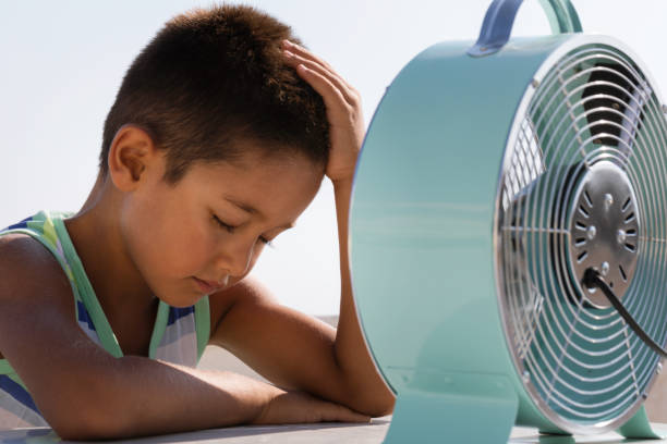 istock Little child during summer heat looking for refreshment 1462575319
