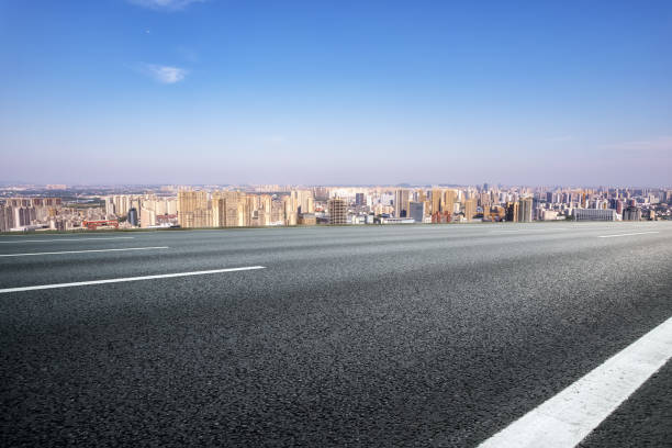 istock Expressway and financial district buildings 1462577076