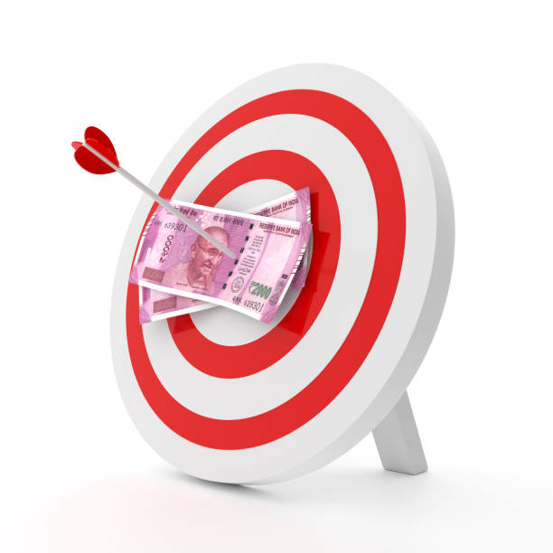 istock Indian Rupee 2000 Currency Note in an arrow with target isolated on White Background - 3D Illustration Render 1462726336