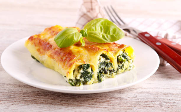 istock Ricotta and spinach filling cannelloni 1462727507