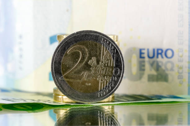 istock There's a two-euro coin on the bill 1462727961