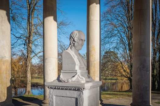 Jefferson Davis, the former President of the Confederacy, laid the cornerstone for the 88 ft. monument at a ceremony before a crowd of 5,000 people on April 29, 1886. The four granite figures around the base represent the four primary branches of the Confederate armed forces: Infantry Soldier, Cavalry Soldier, Artillery Soldier and the Navy Soldier. The dedication ceremony unveiled the monument on December 7, 1898.