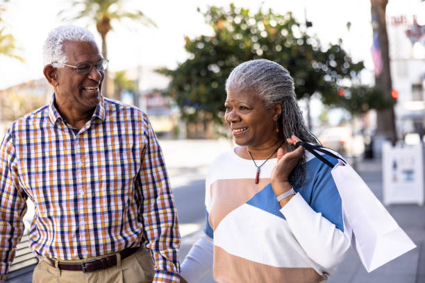 istock Senior black couple shopping downtown 1462793905
