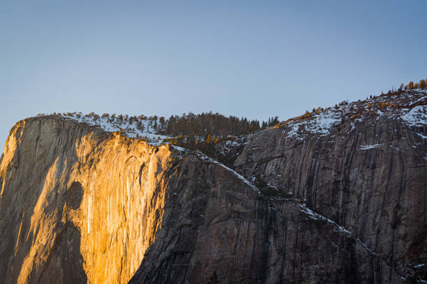 istock Snow mountain at sunset in Yosemite National Park 1462815348