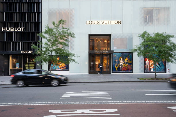 Louis Vuitton Nyc 5 Xxxl Stock Photo - Download Image Now - Louis Vuitton -  Designer Label, Adult, Boutique - iStock