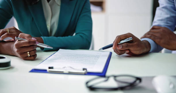 istock Lawyer Contract Mediation And Review 1462842175