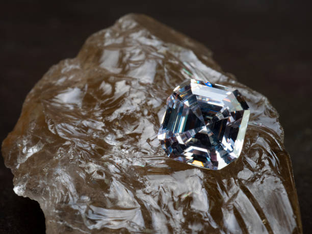istock Close up shoot of a beautiful and sparkling diamond 1462850556