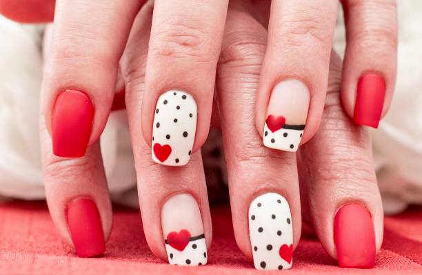 istock Valentines Day Nail Art Design 1462867756