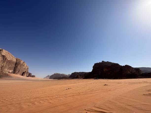 istock Beautiful desert landscape on a sunny day 1462970320