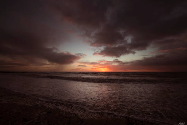 A mesmerizing view of a beautiful seascape at scenic sunset