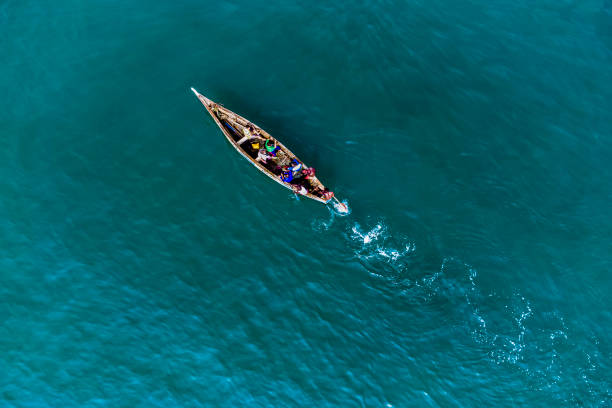 istock Foating the boat middle of the ocean 1463011923
