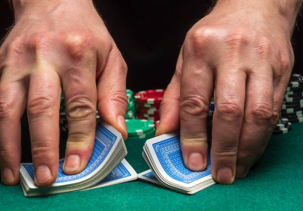 What is the best way to play Omaha Poker?