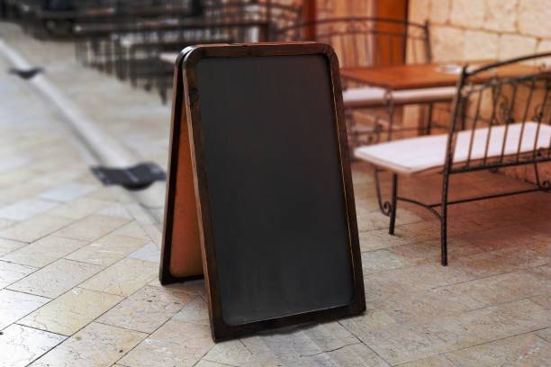 istock Clean street chalkboard restaurant menu mockup 1463067167
