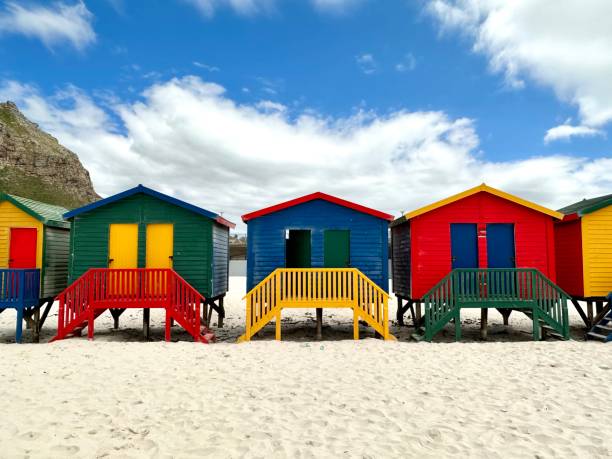 famous coloured houses in muizenberg beach, cape town, south africa - africa kruger national park house african culture imagens e fotografias de stock