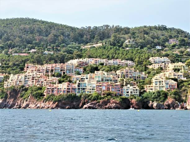 istock Seaside and houses 1463112580