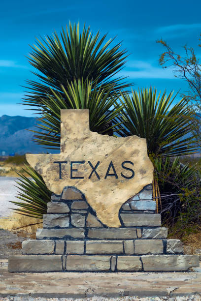 istock Welcome to Texas sign 6 1463116772