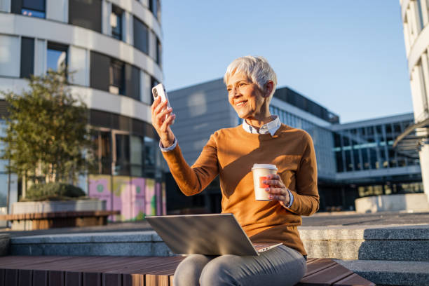 istock Business on the go and coffee to go 1463183694