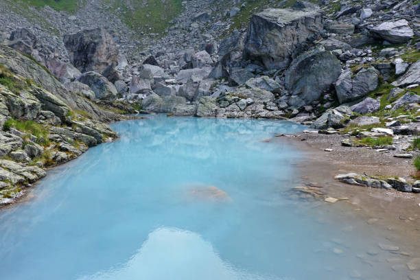 istock Beautiful little mountain lake 1463188308