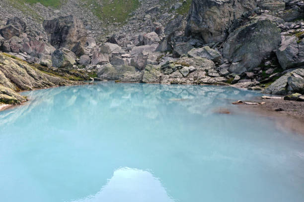 istock Beautiful little mountain lake 1463188315