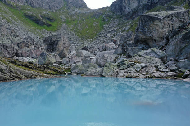 istock Beautiful little mountain lake 1463188366