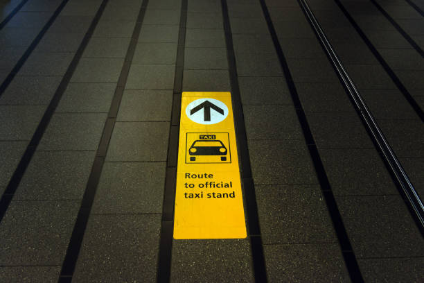 official taxi stand in schiphol international airport - domestic car color image horizontal car imagens e fotografias de stock