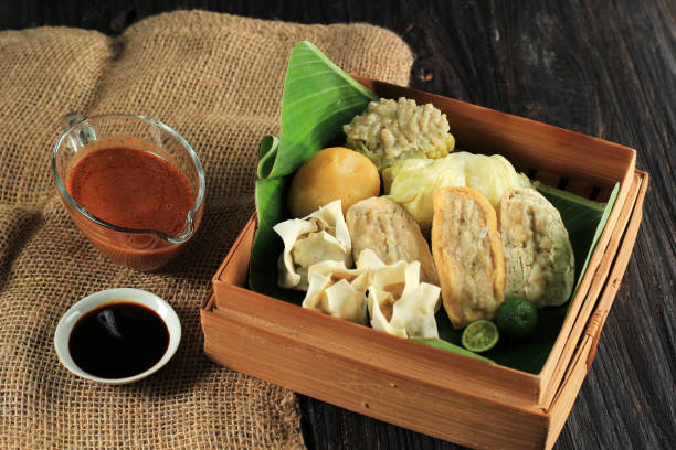 바소 타후 또는 시오마이 반둥 - shumai 뉴스 사진 이미지