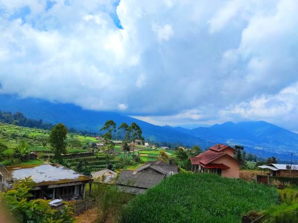 istock Cloud, Sunny, View, Green, Rural, Mountain 1463303992