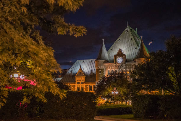 istock Gare du Palais train station at night in Quebec, Canada 1463398360