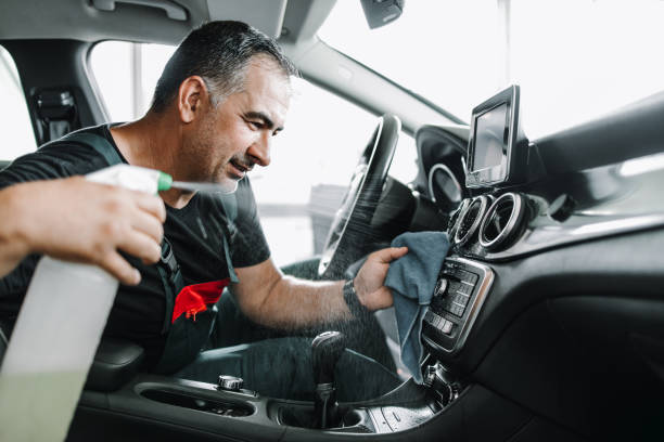 istock Car cleaning and valeting service 1463406356