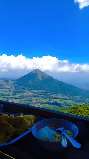 istock Having lunch and seeing the beautiful mountain view 1463414545