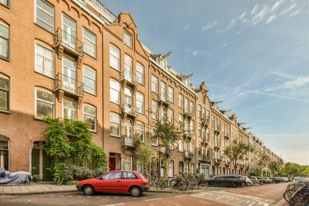 istock Exterior view of building 1463597729